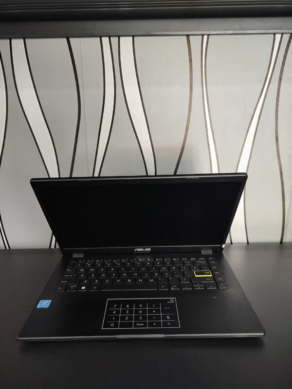 ASUS E410M - Gambar 2