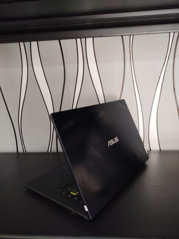 ASUS E410M - Gambar 5