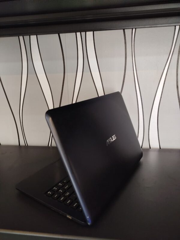 ASUS E402Y - Gambar 6