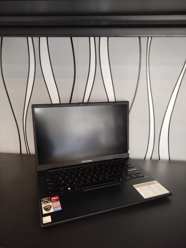 ASUS E1404F - Gambar 4