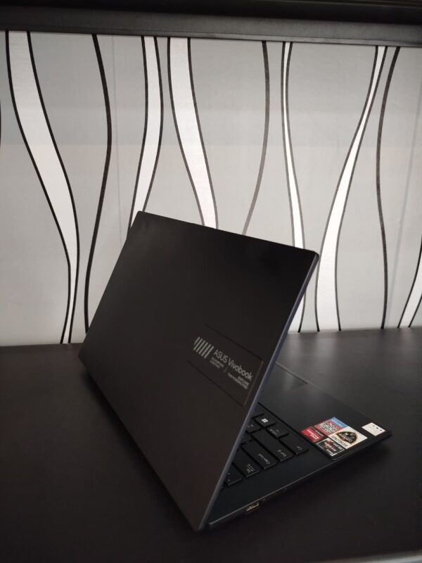 ASUS E1404F - Gambar 6