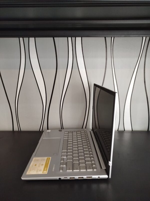 ASUS M1403Q - Gambar 2