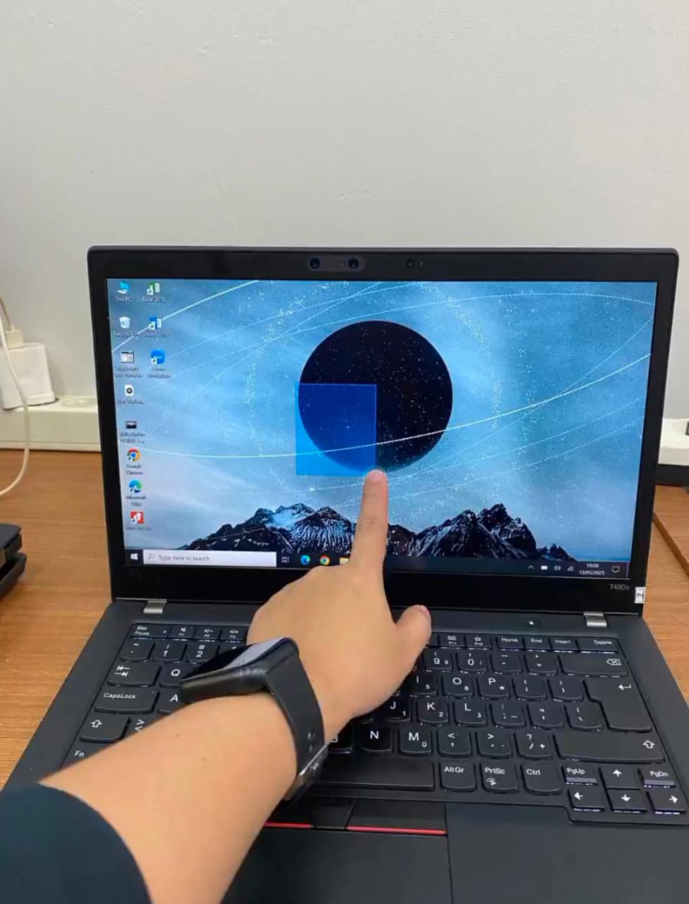 Service Layar Laptop Depok – Ganti Layar Pecah & Bergaris di Hanz Com Laptop