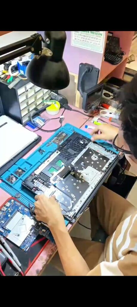 Service Laptop Depok: Tempat Terpercaya & Bergaransi di Hanz Com Laptop