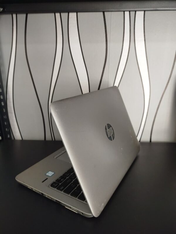 HP ELITBOOK 820 G3 - Gambar 2