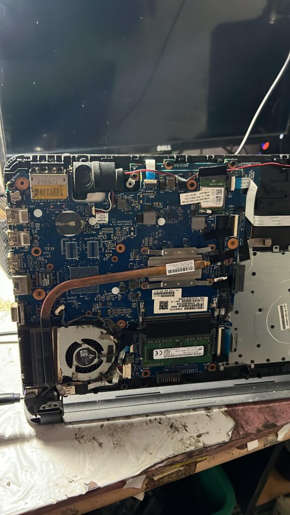 komponen motherboard